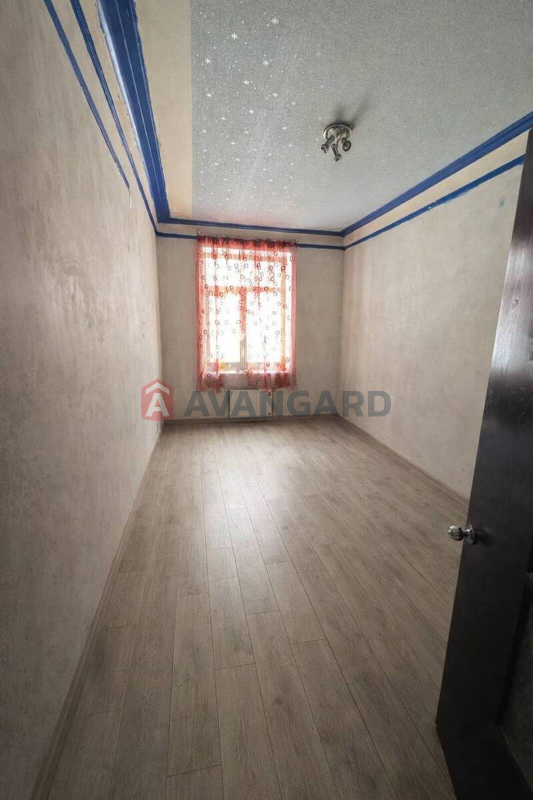 3 ��. ��������, 70/40/8 ��. �., 2/5 ������ ���� 10