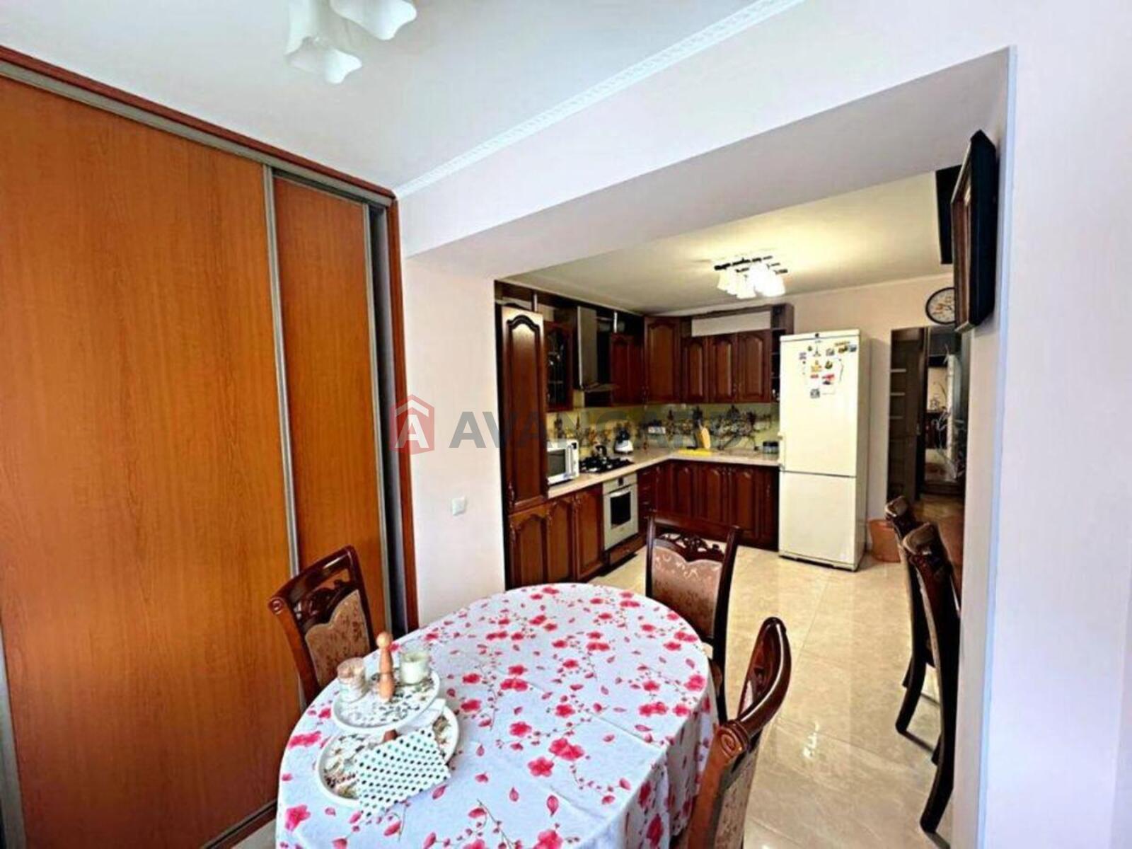 3 ��. ��������, 76/-/15 ��. �., 6/10 ������ ���� 13