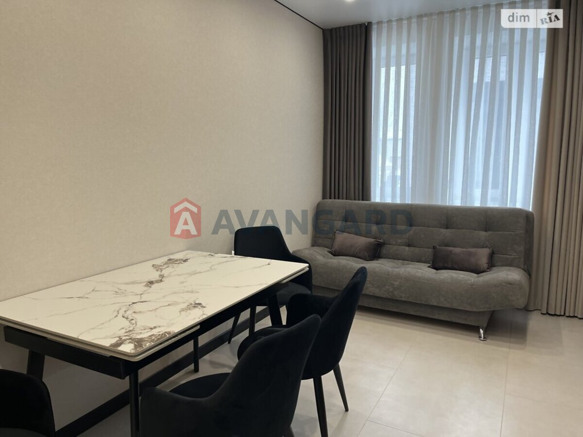 2 ��. ��������, 70/38/16 ��. �., 2/10 ������ ���� 18