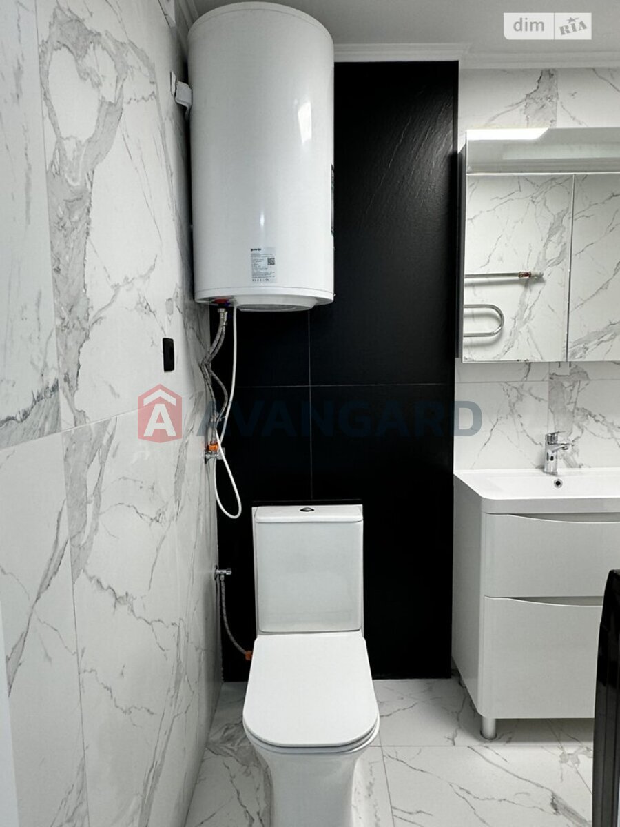 3 ��. ��������, 80/-/- ��. �., 6/9 ������ ���� 11