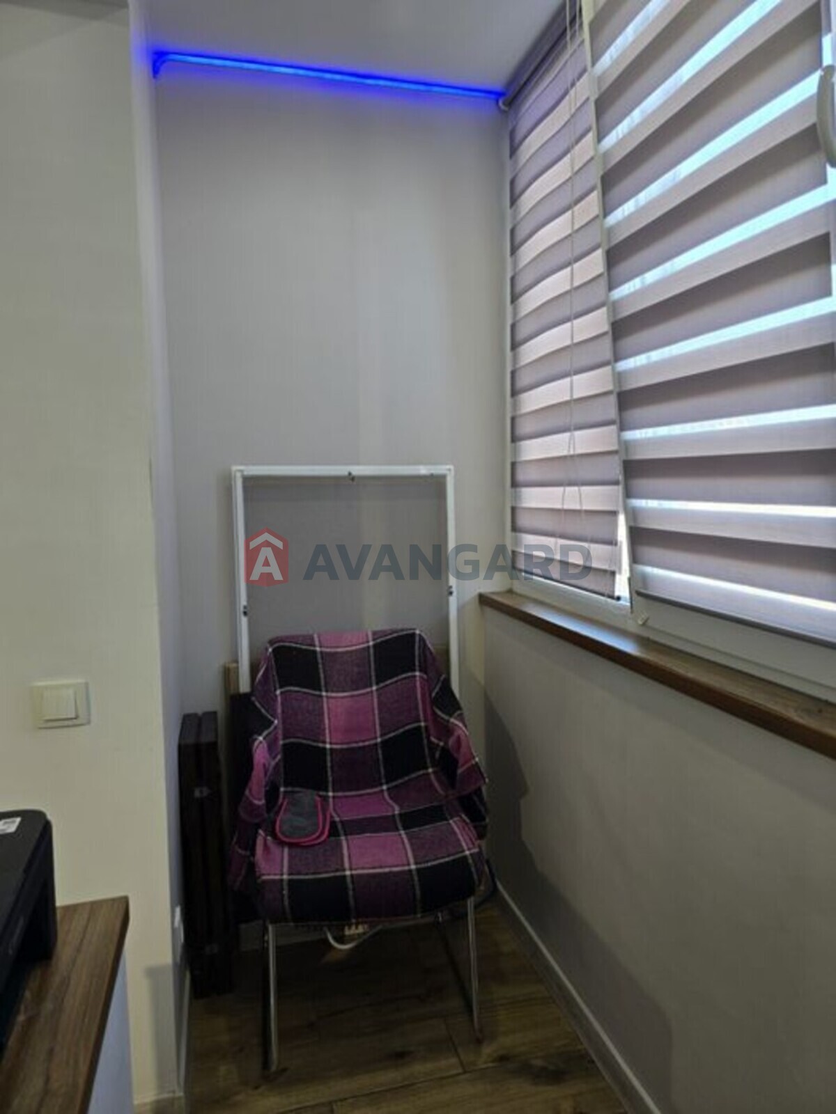 2 ��. ��������, 50/-/8 ��. �., 8/9 ������ ���� 5