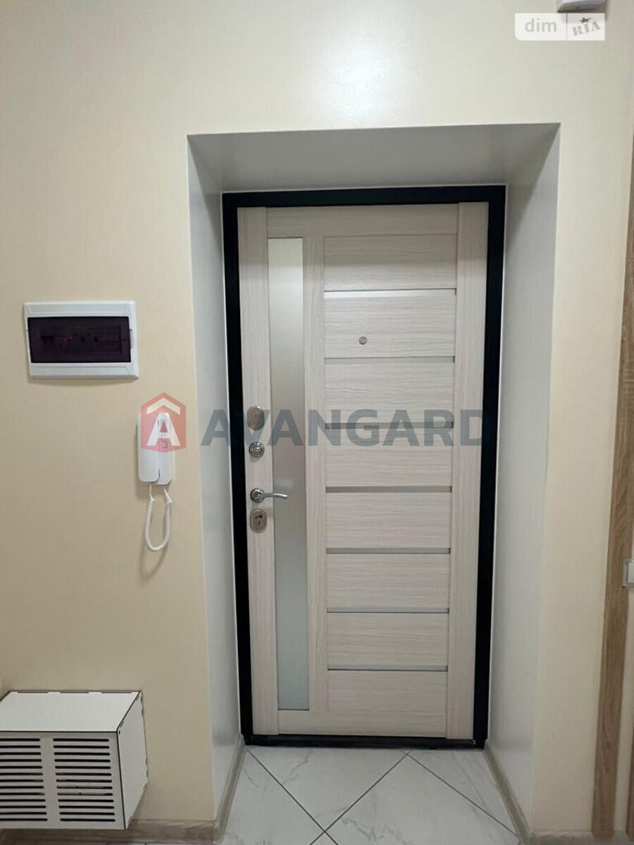 2 ����. ��������, 68/-/- ��. �., 5/5 ���� ���� 14