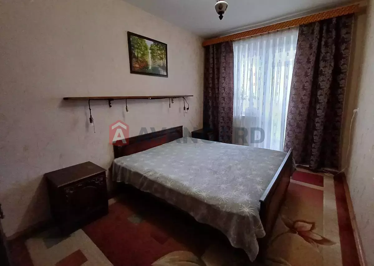 3 ��. ��������, 68/38/9 ��. �., 9/10 ������ ���� 30