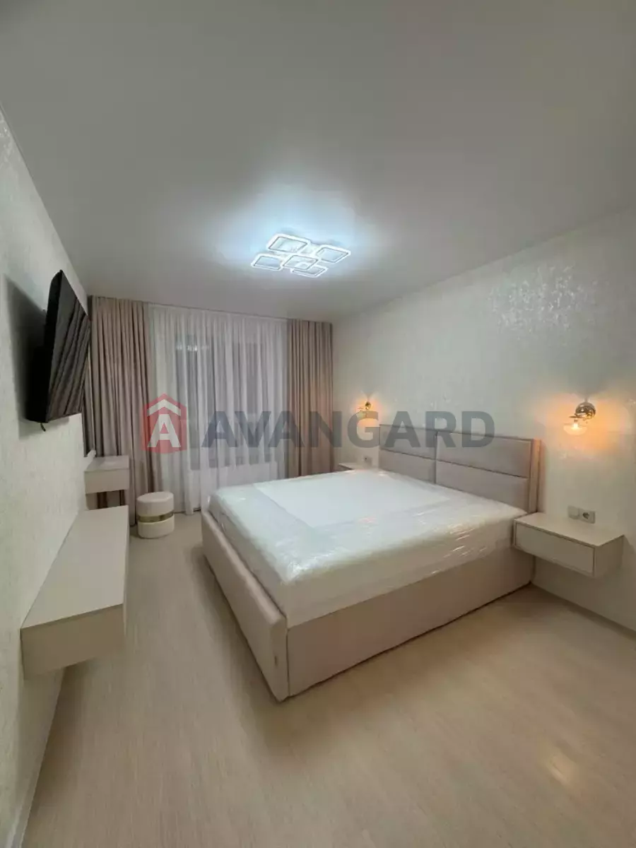 2 ��. ��������, 46/-/- ��. �., 8/10 ������ ���� 7