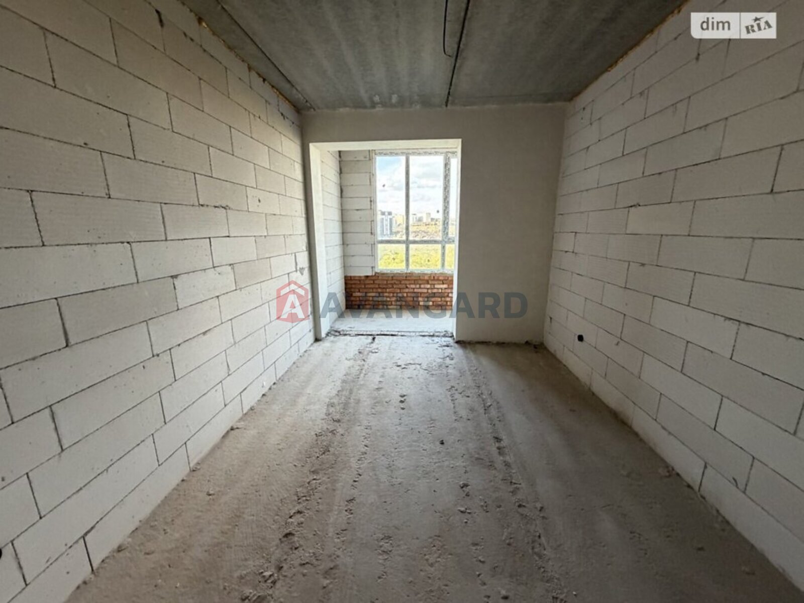 3 ��. ��������, 83/54/14 ��. �., 8/11 ������ ���� 5