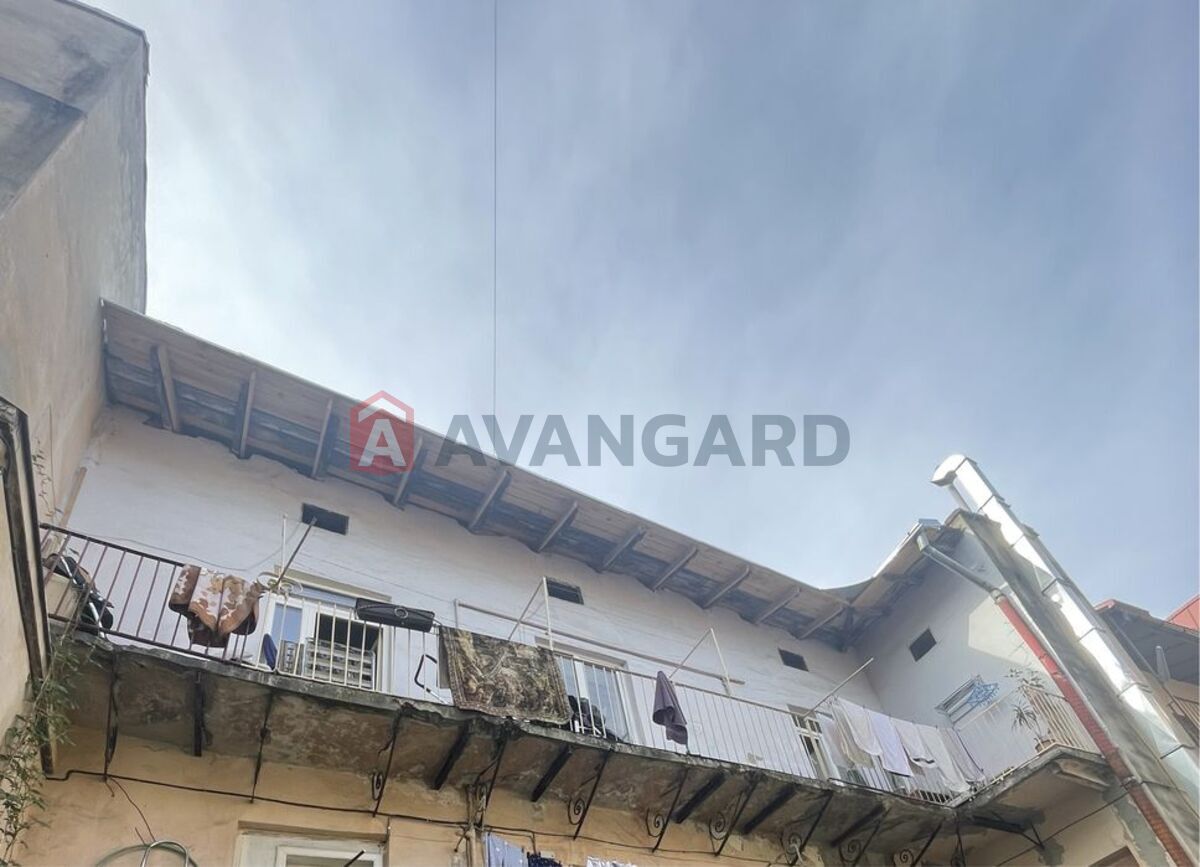 4 . , 81/-/11 . ., 3/3   1