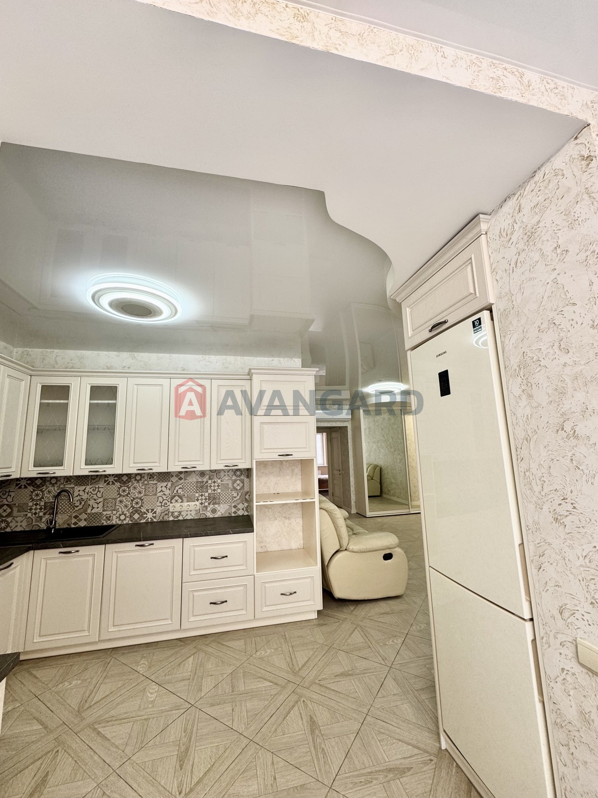 2 ����. ��������, 81/44/35 ��. �., 4/10 ���� ���� 8