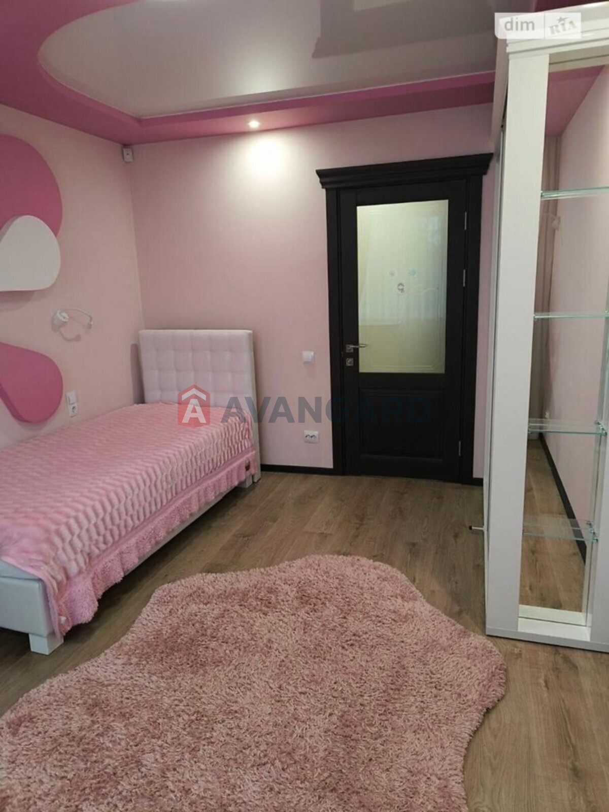 3 ��. ��������, 92/53/14 ��. �., 3/10 ������ ���� 8