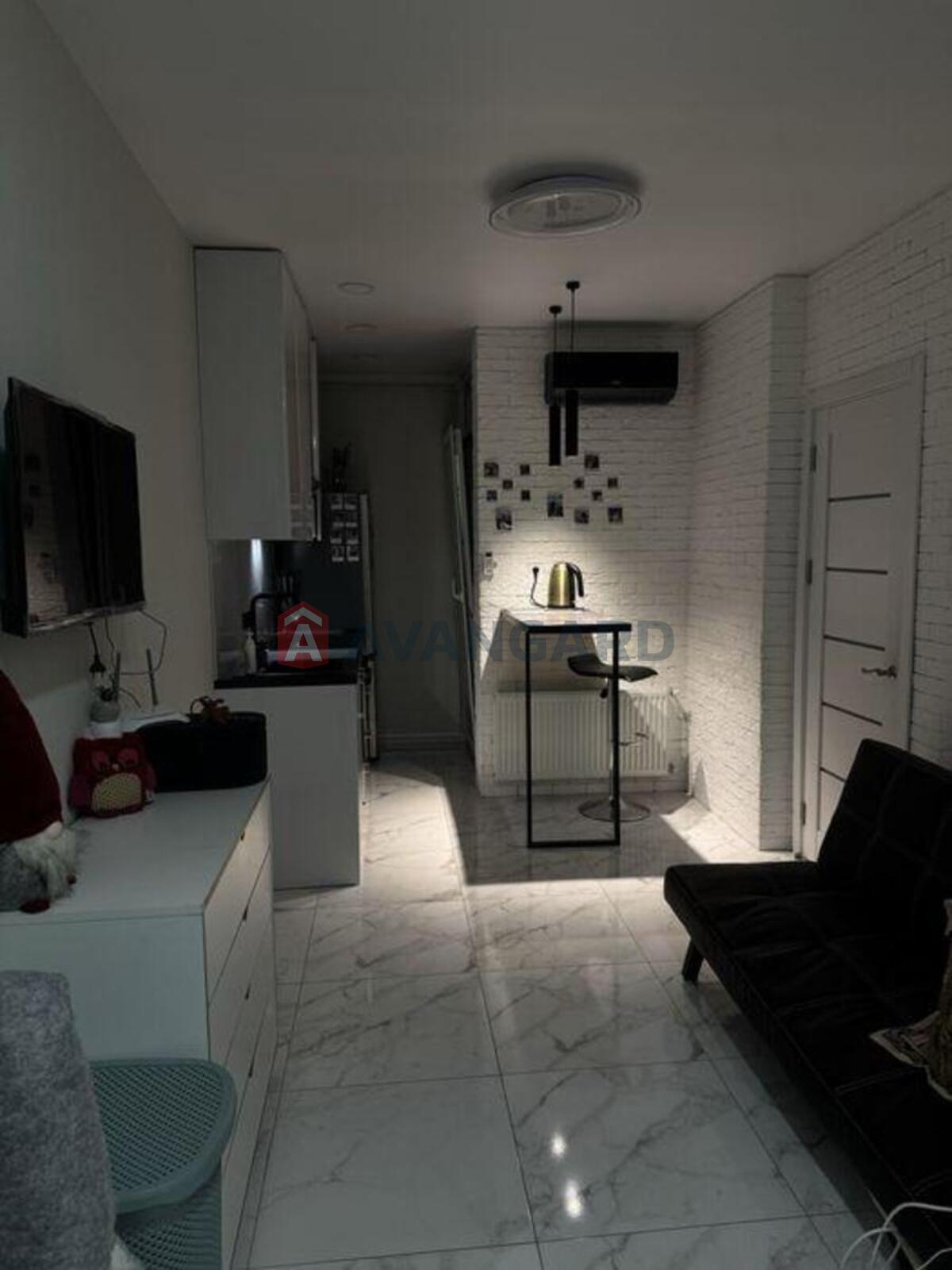 1 ��. ��������, 27/-/10 ��. �., 5/21 ������ ���� 4