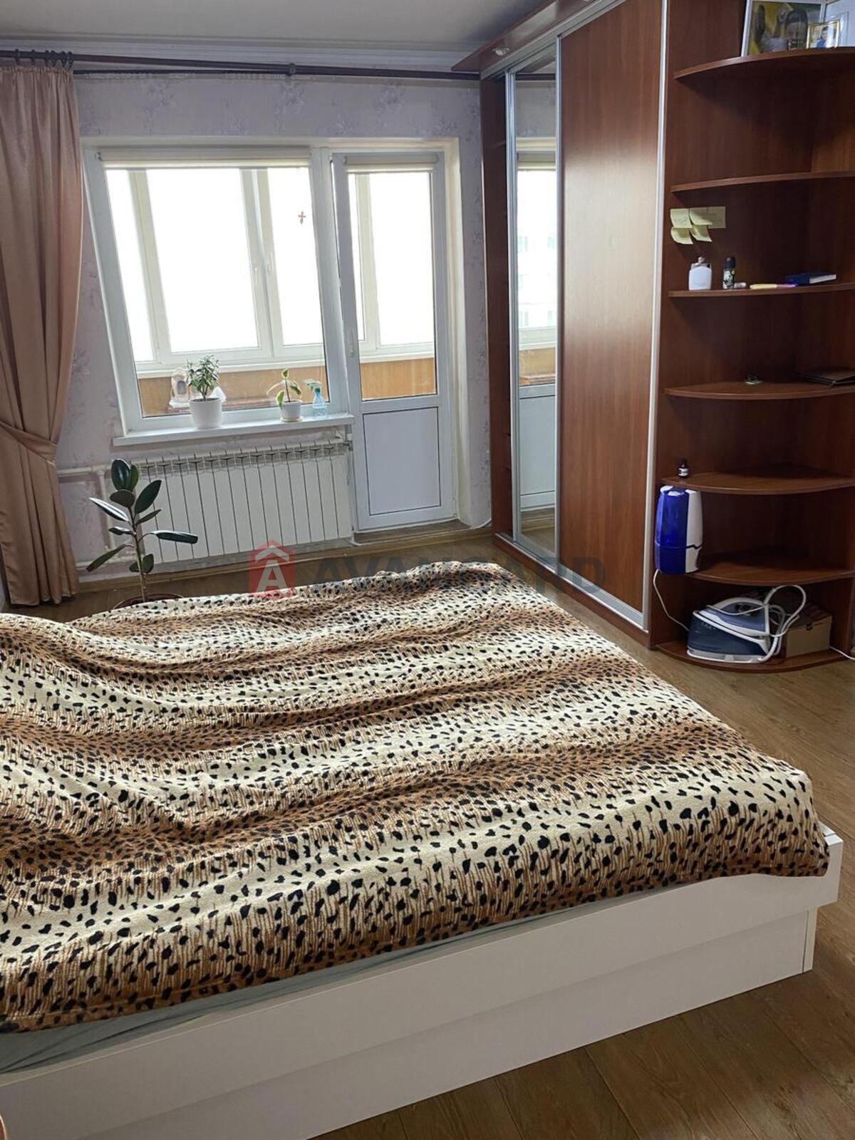 3 ��. ��������, 74/43/8 ��. �., 4/16 ������ ���� 8