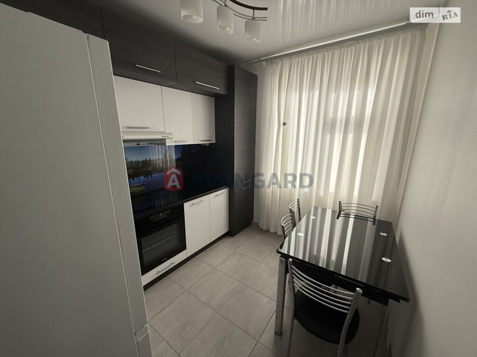 1 ����. ��������, 35/-/10 ��. �., 7/10 ���� ���� 4