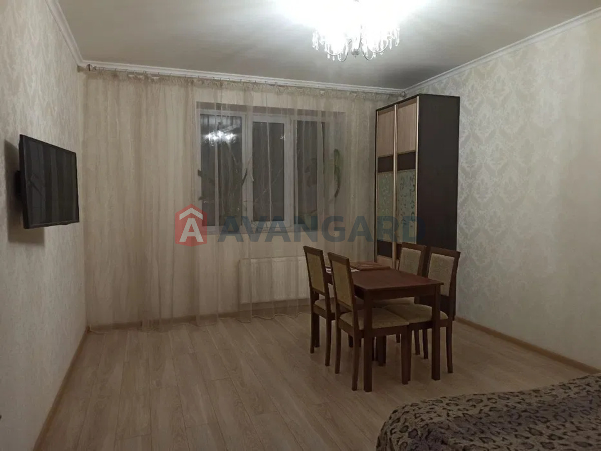 1 ��. ��������, 42/-/9 ��. �., 4/5 ������ ���� 1