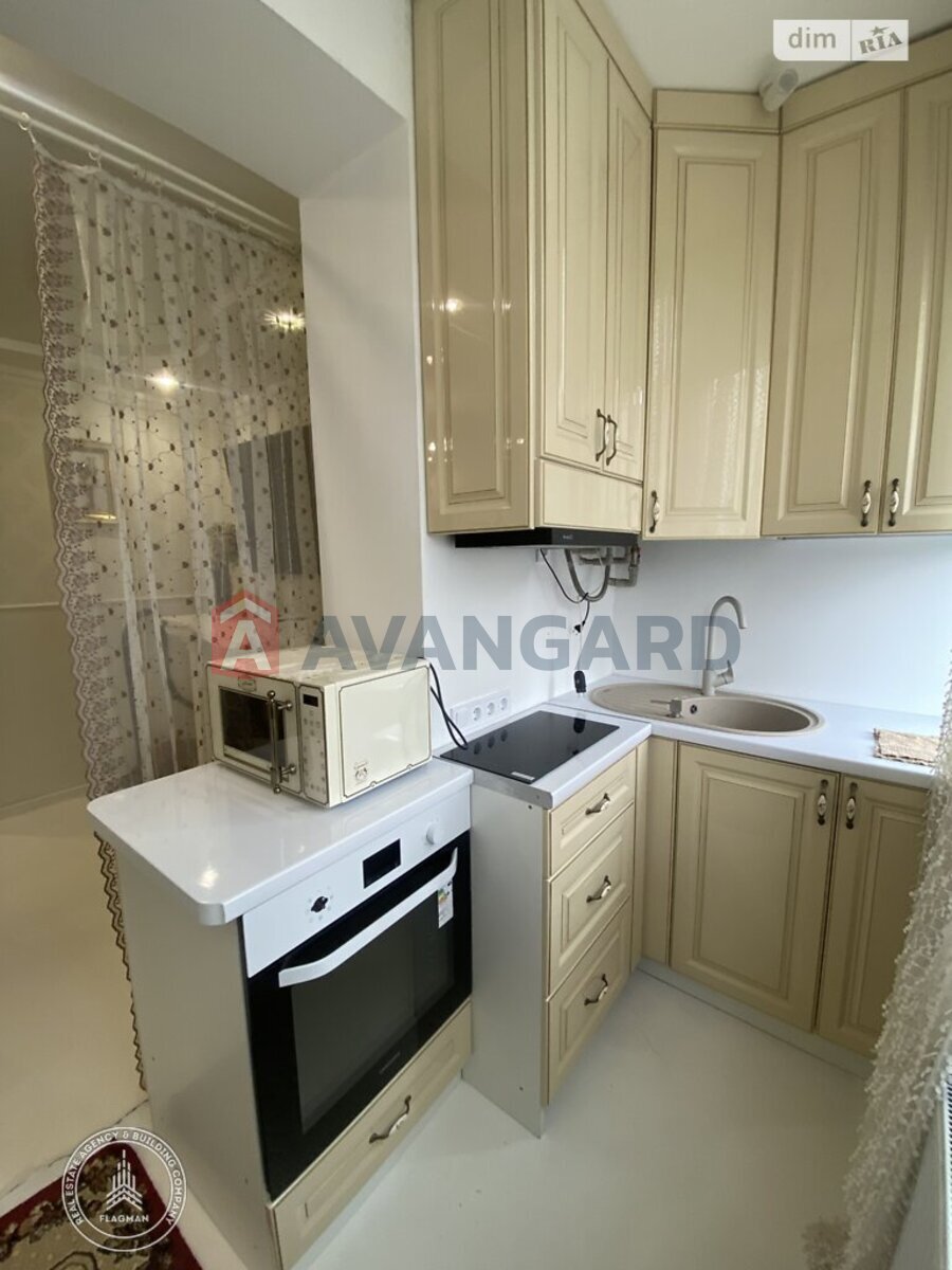 2 ��. ��������, 59/30/20 ��. �., 1/6 ������ ���� 6