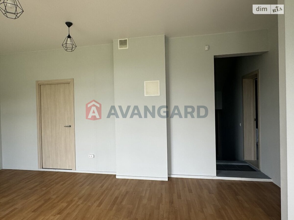 5 ��. ��������, 215/86/13 ��. �., 1/2 ������ ���� 6