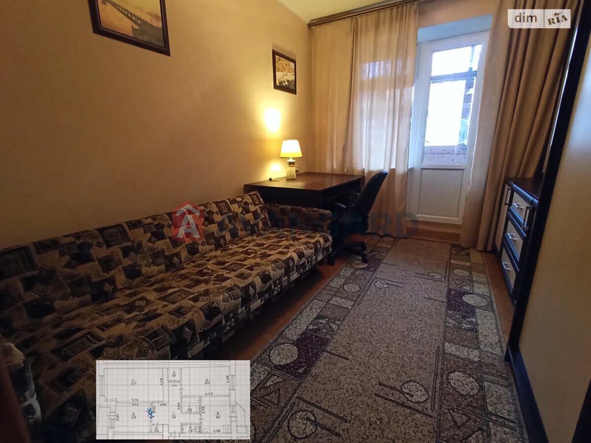 3 ��. ��������, 66/40/8 ��. �., 1/5 ������ ���� 8