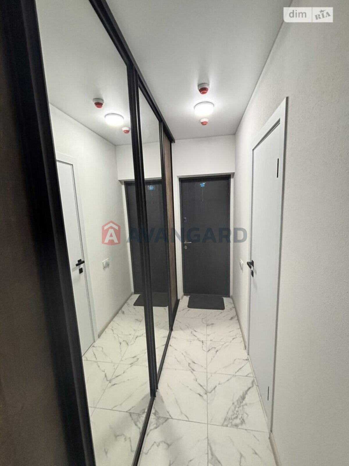 1 ��. ��������, 38/-/- ��. �., 5/5 ������ ���� 5