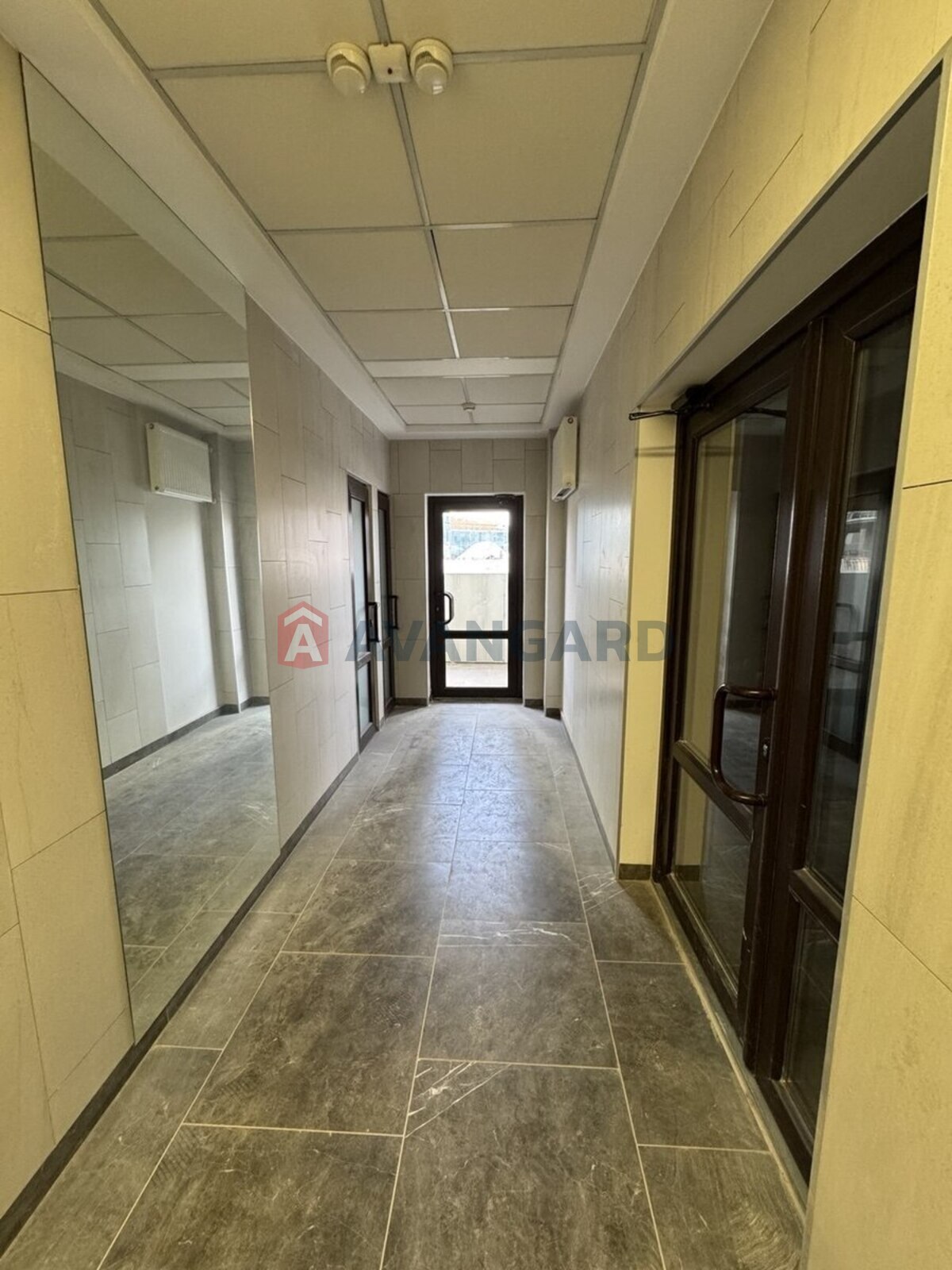 1 ��. ��������, 64/20/25 ��. �., 9/9 ������ ���� 8