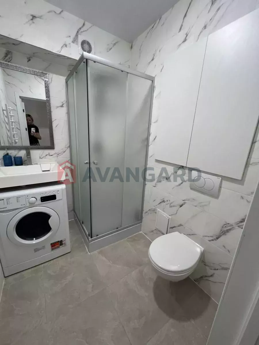 1 ��. ��������, 27/-/13 ��. �., 6/9 ������ ���� 8