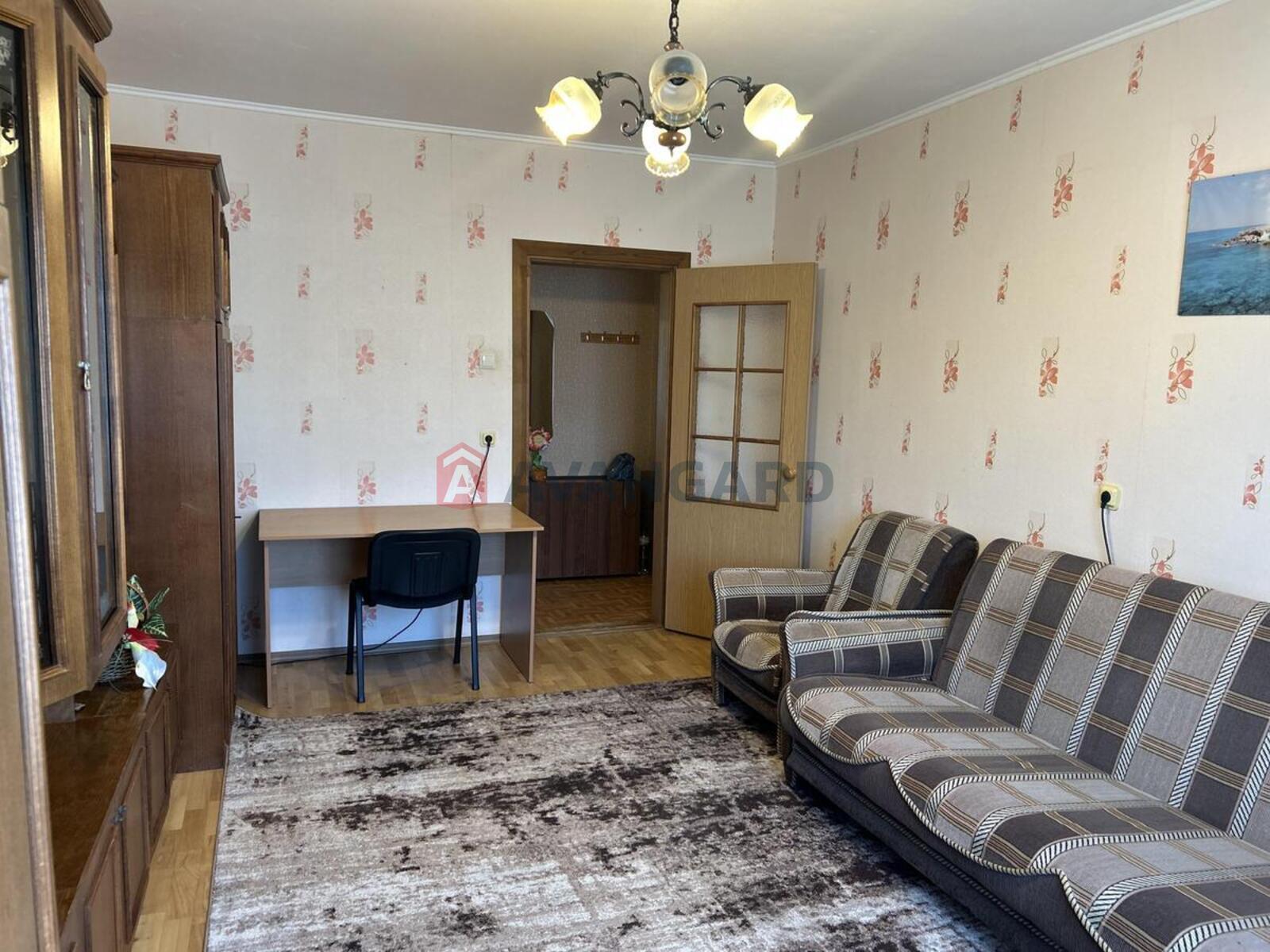 1 ��. ��������, 43/18/10 ��. �., 18/25 ������ ���� 3