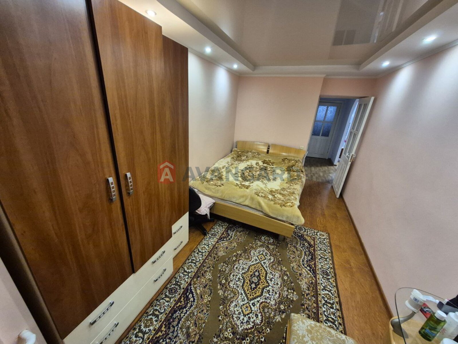 3 ��. ��������, 64,6/-/7 ��. �., 5/9 ������ ���� 8