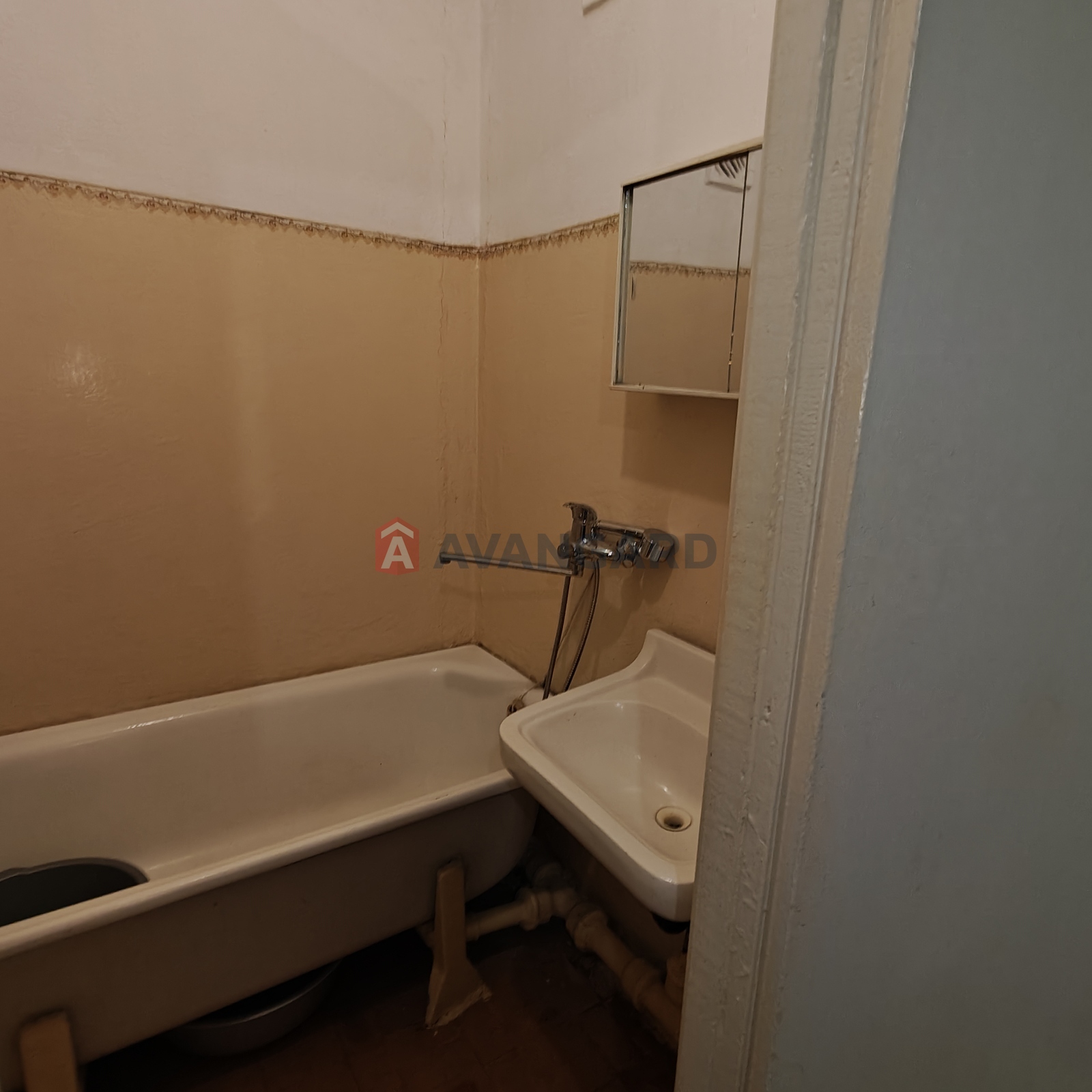 3 ��. ��������, 68/46/7 ��. �., 7/9 ������ ���� 12