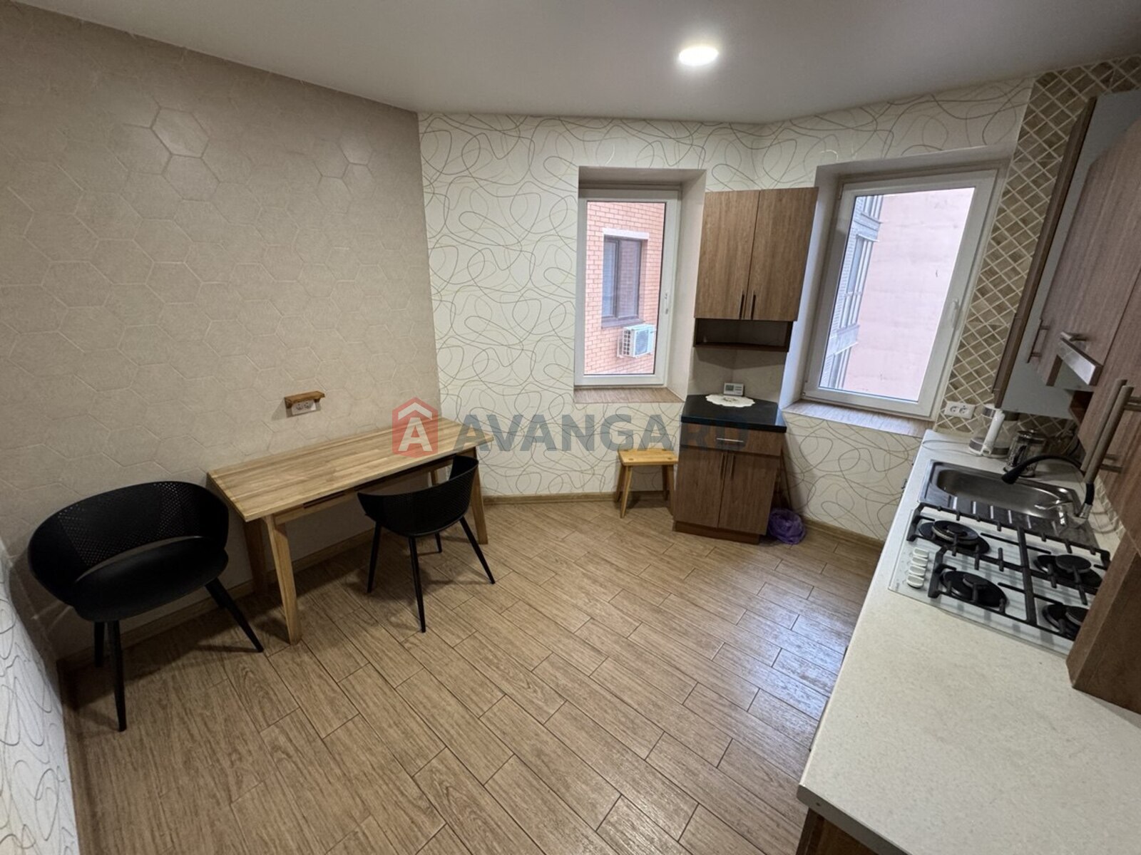 2 ����. ��������, 61/34/11 ��. �., 10/12 ���� ���� 16