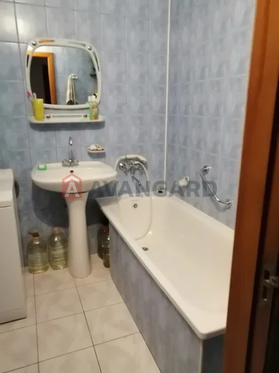 3 . , 67/-/9 . ., 7/10   8