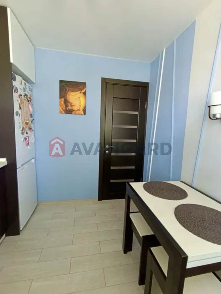 1 ��. ��������, 33/-/8 ��. �., 5/5 ������ ���� 3