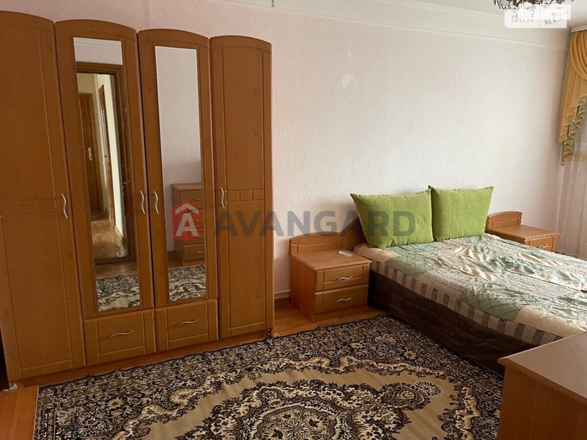 3 ��. ��������, 69/40/9 ��. �., 2/5 ������ ���� 10