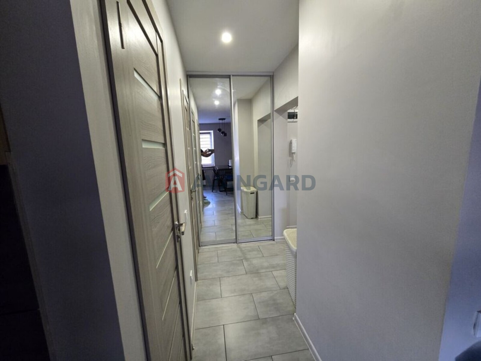 2 ��. ��������, 50/-/8 ��. �., 8/9 ������ ���� 9