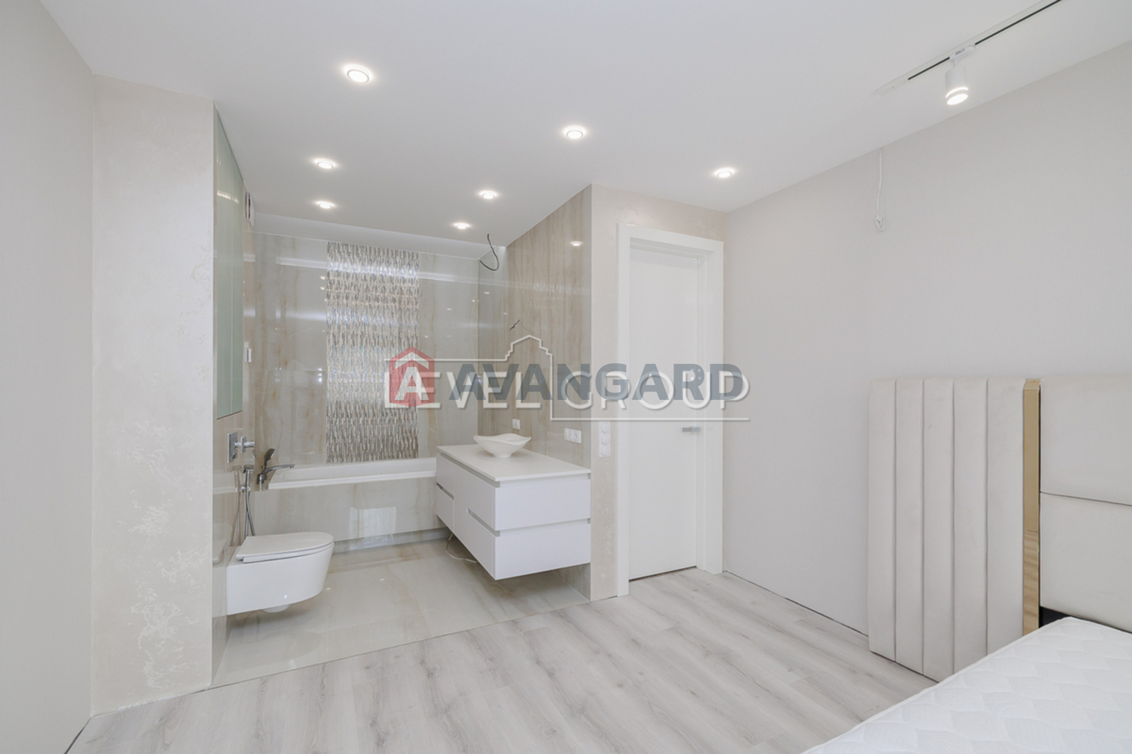 3 ��. ��������, 91/40/27 ��. �., 11/26 ������ ���� 17