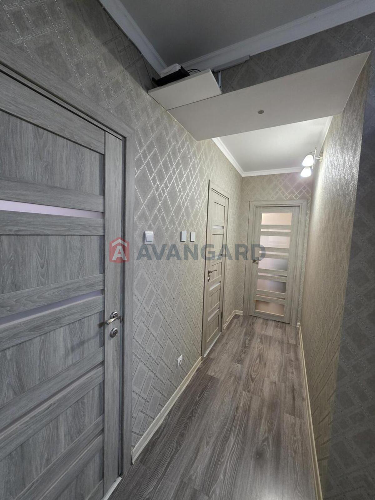 2 ����. ��������, 63/34/12 ��. �., 3/10 ���� ���� 8