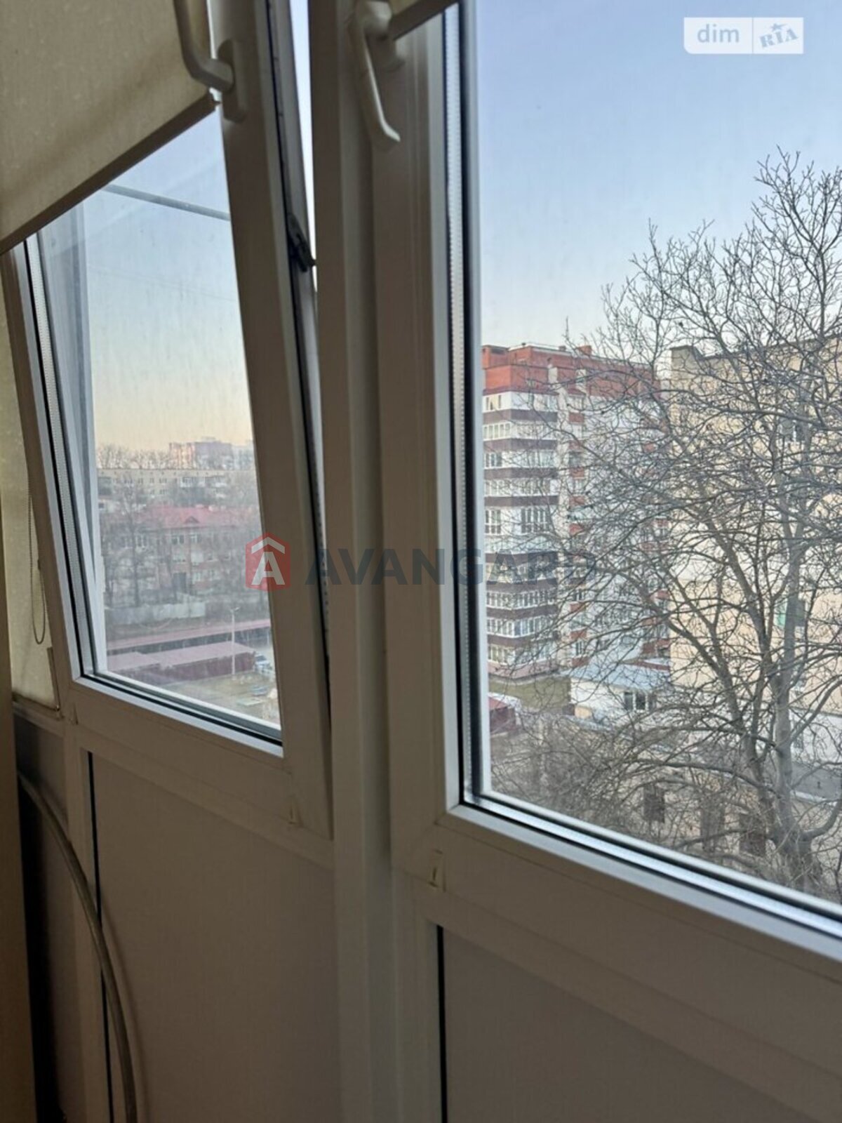 3 ��. ��������, 58/-/7 ��. �., 4/5 ������ ���� 28