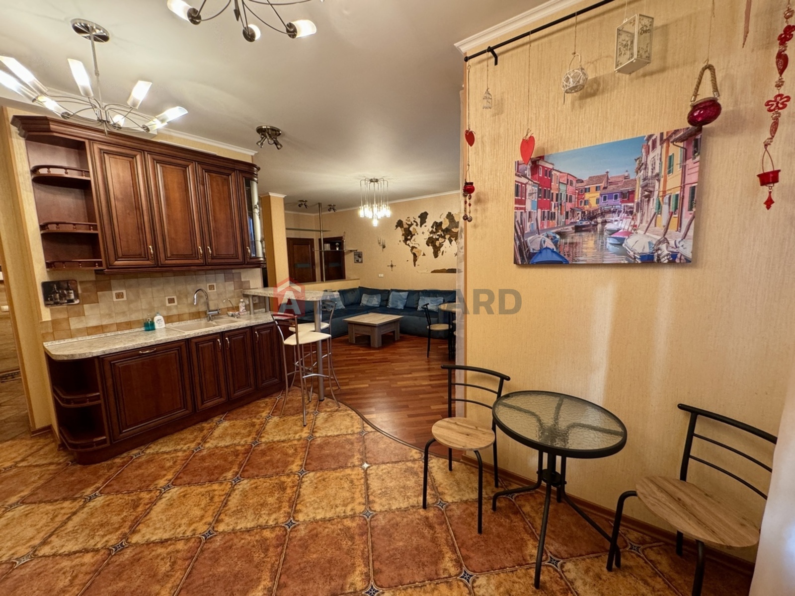 2 ��. ��������, 77/50/20 ��. �., 7/8 ������ ���� 4