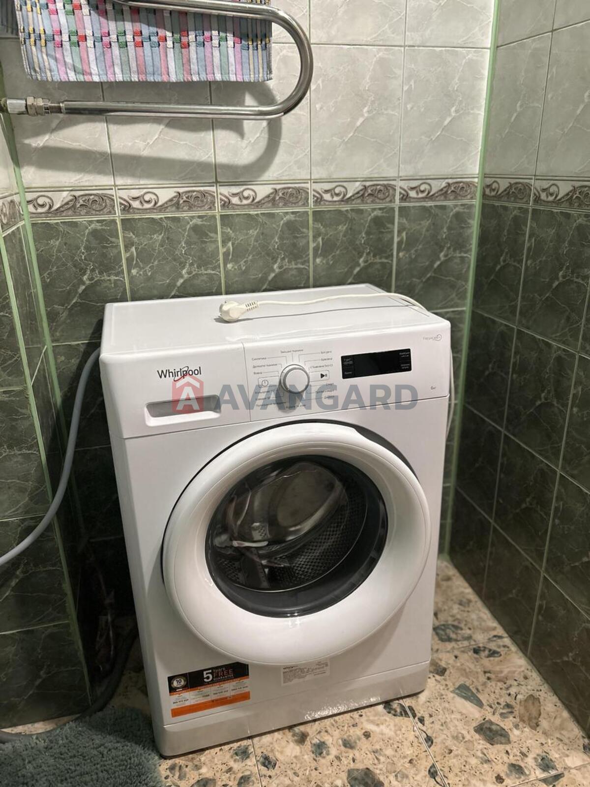 1 ��. ��������, 43/18/10 ��. �., 18/25 ������ ���� 8