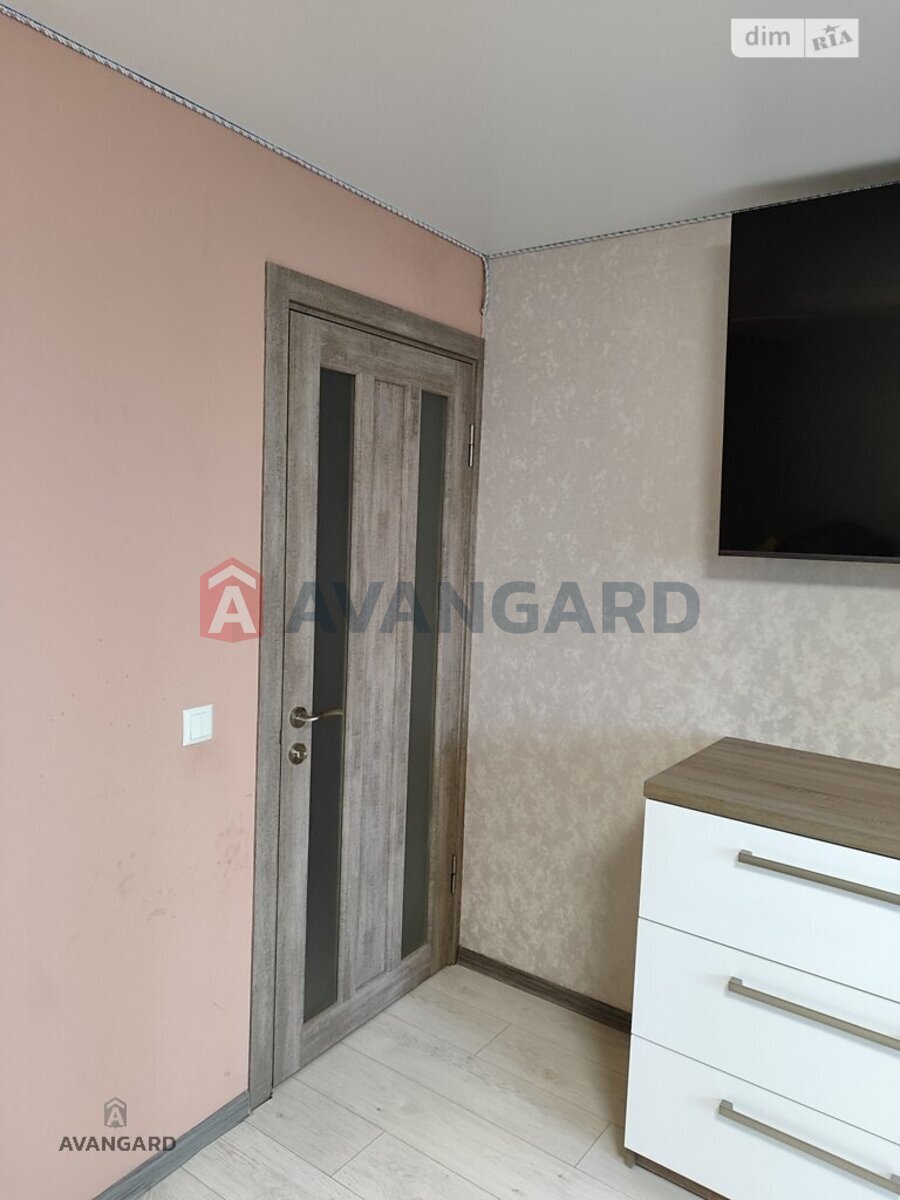 1 ����. ��������, 36/20/6 ��. �., 8/9 ���� ���� 13