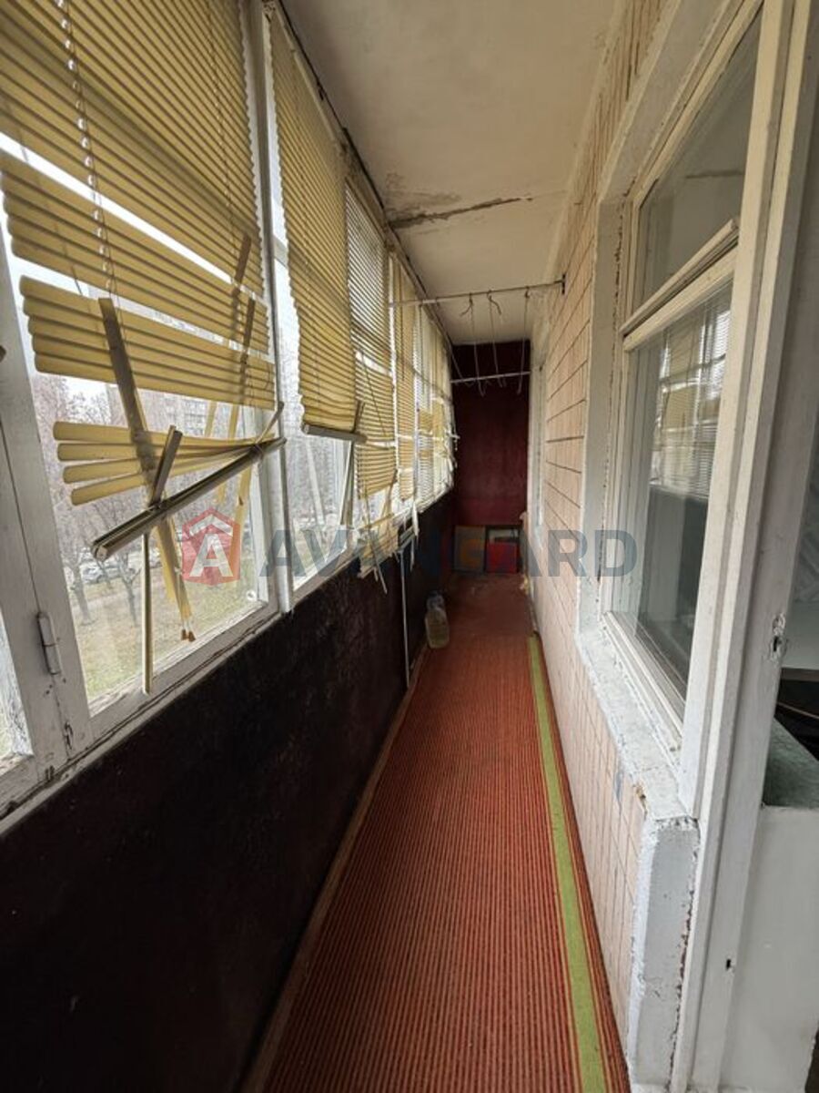 1 . , 32/-/8 . ., 4/9   8