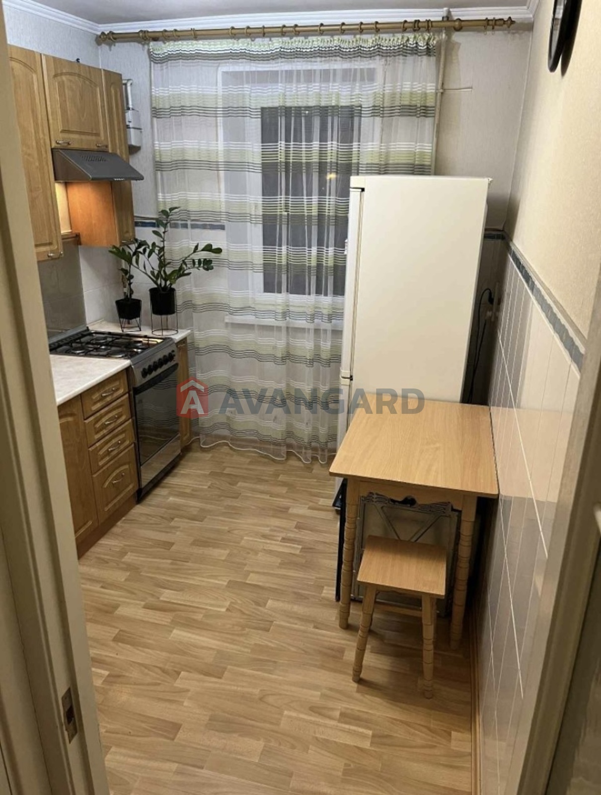 2 ��. ��������, 49/38/9 ��. �., 4/9 ������ ���� 2