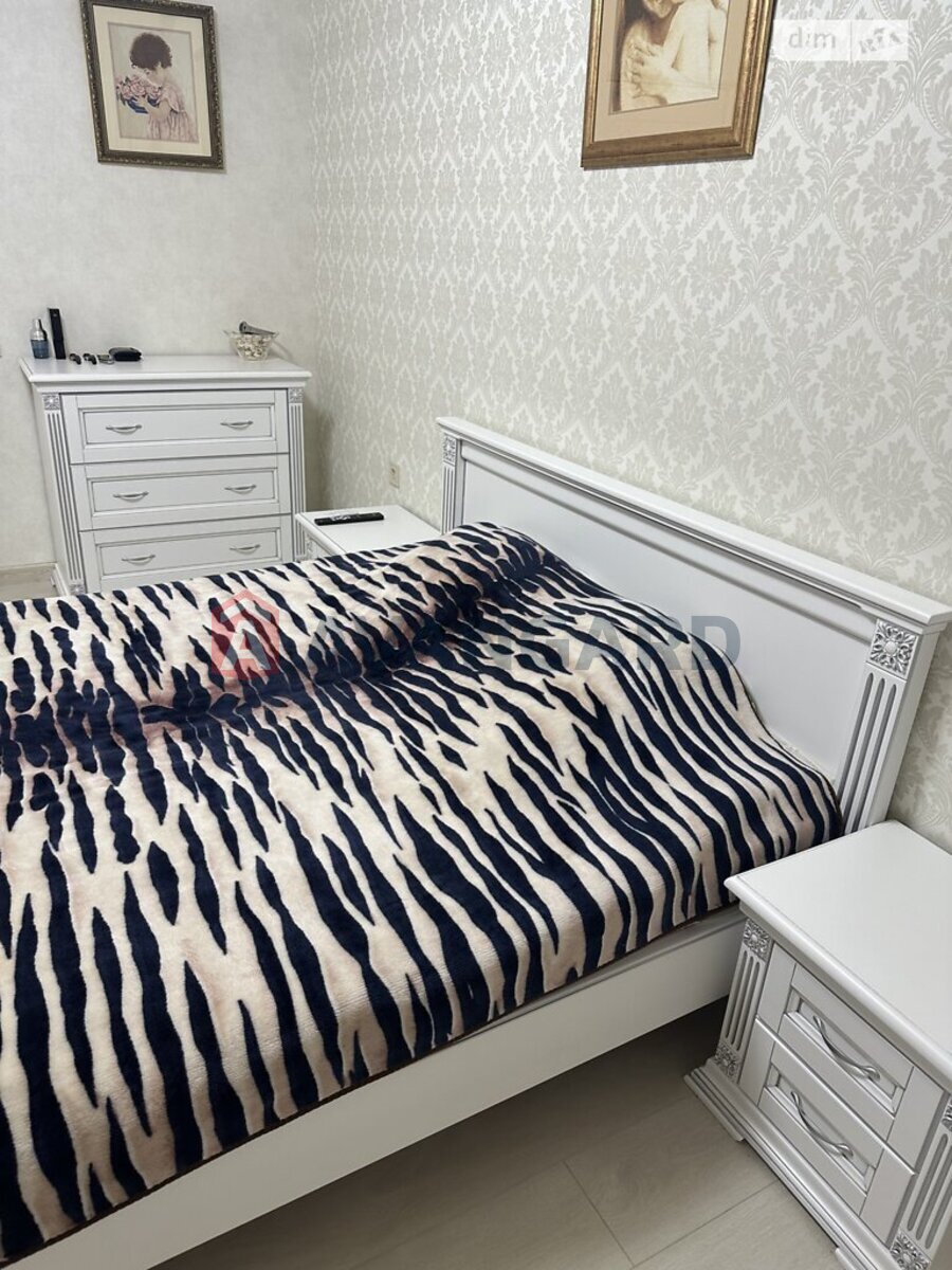 3 ����. ��������, 80/60/17 ��. �., 3/3 ���� ���� 12