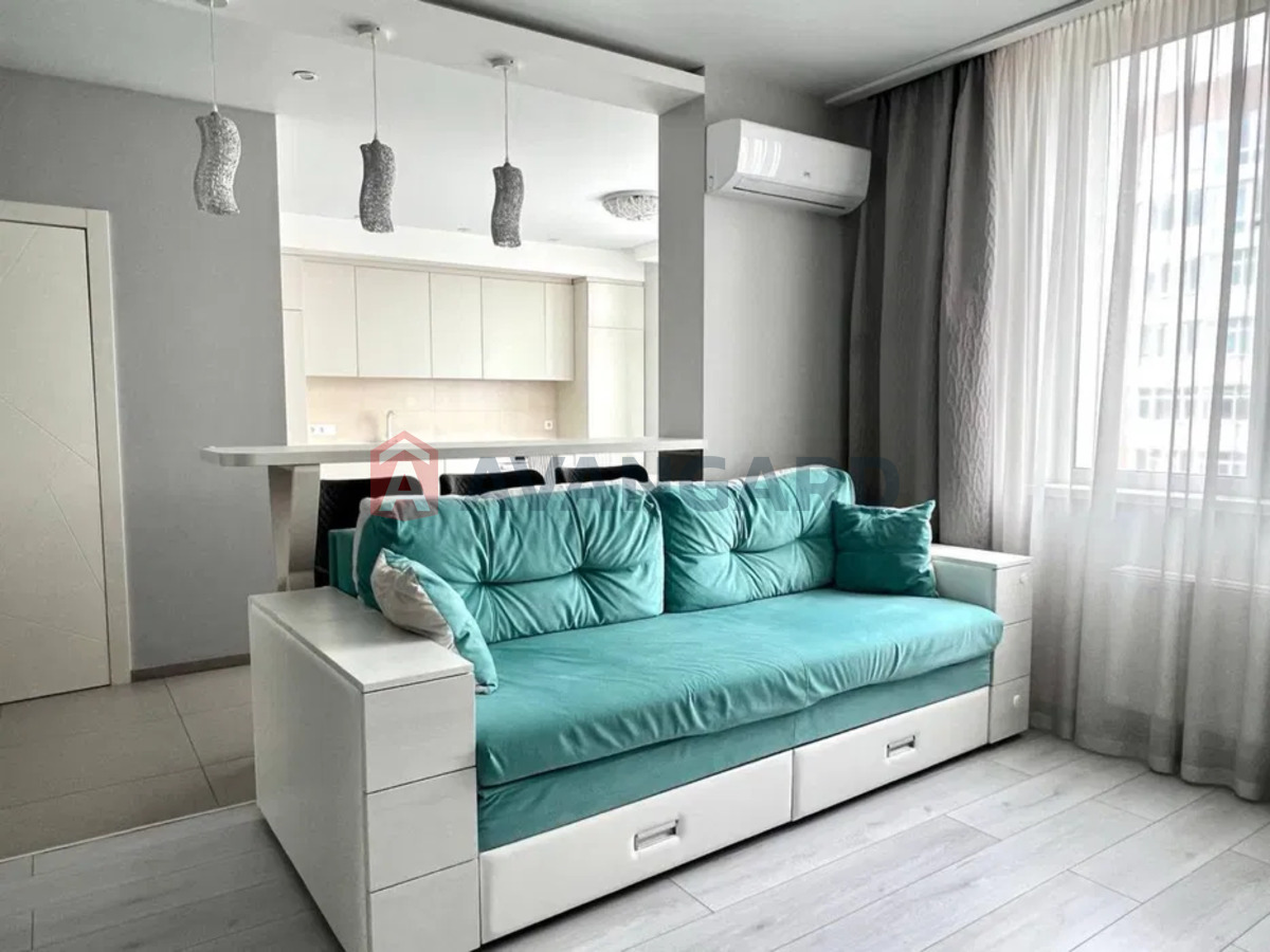 3 ��. ��������, 83/-/15 ��. �., 22/25 ������ ���� 6