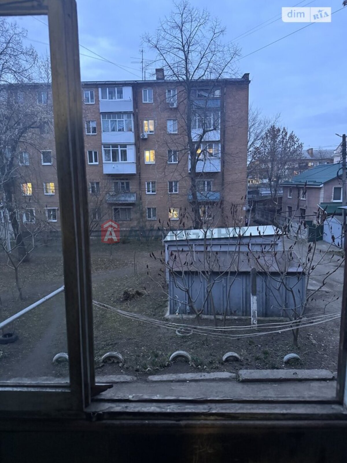 3 ��. ��������, 56/40/5 ��. �., 2/5 ������ ���� 2