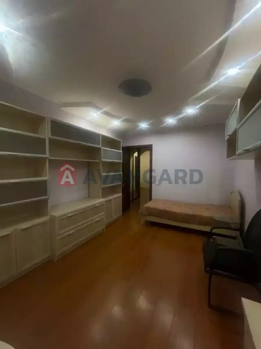 4 ��. ��������, 104/60/20 ��. �., 10/10 ������ ���� 11