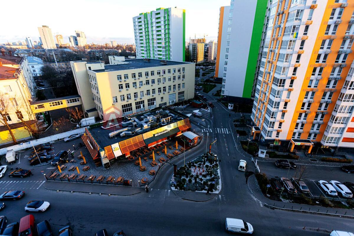 3 ��. ��������, 77 / 27 / 33 �? ��. �., 10/18 ������ ���� 16