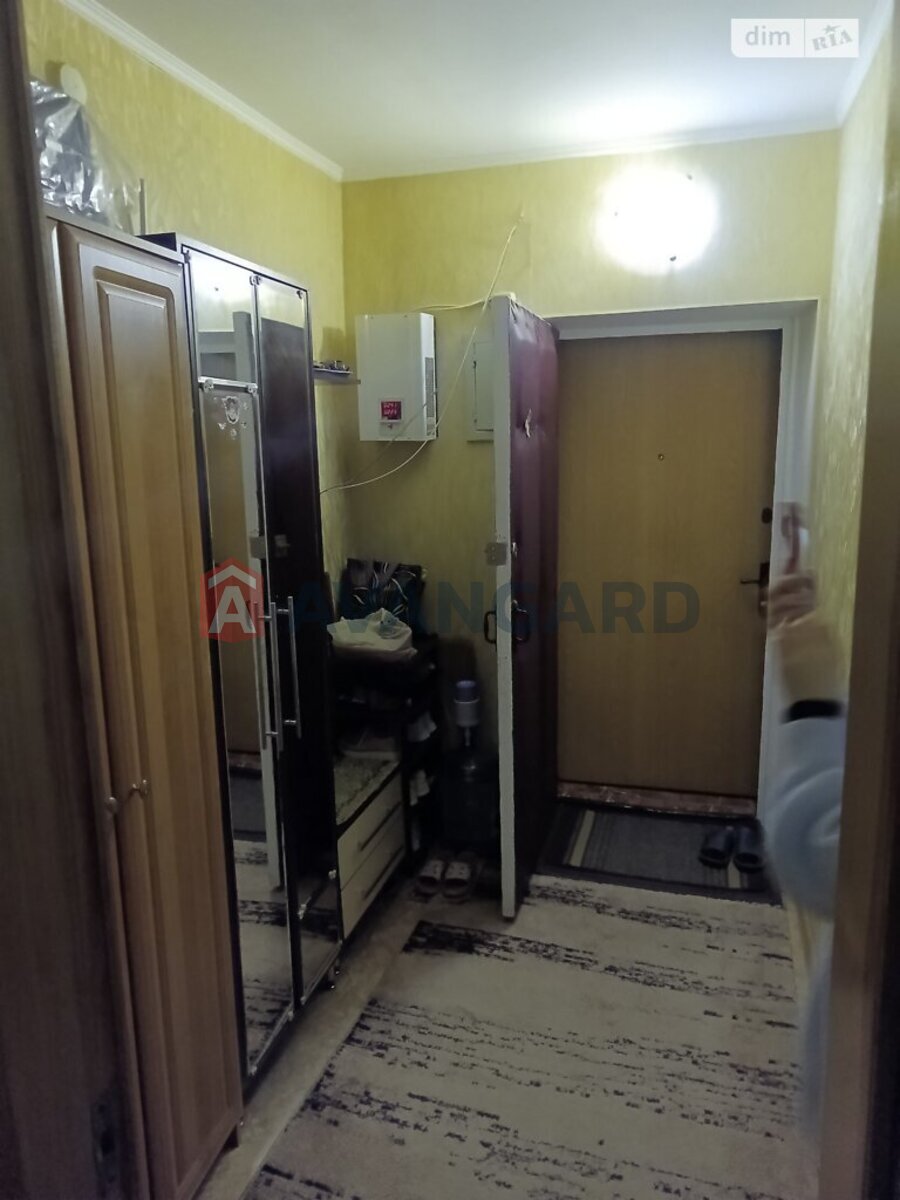 3 ��. ��������, 64/-/6 ��. �., 1/2 ������ ���� 10