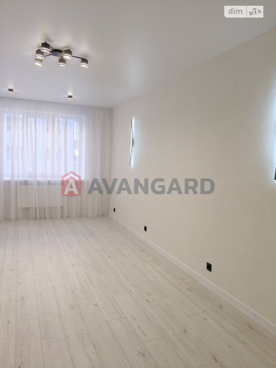 1 ��. ��������, 45/23/11 ��. �., 8/10 ������ ���� 1