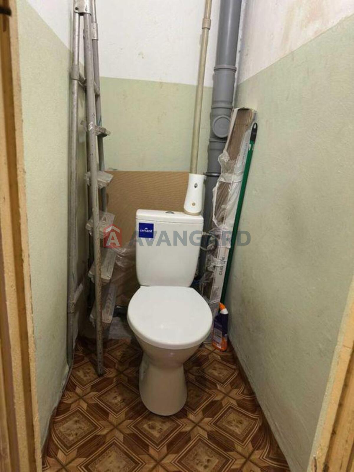 1 ��. ��������, 51/-/11 ��. �., 3/6 ������ ���� 9