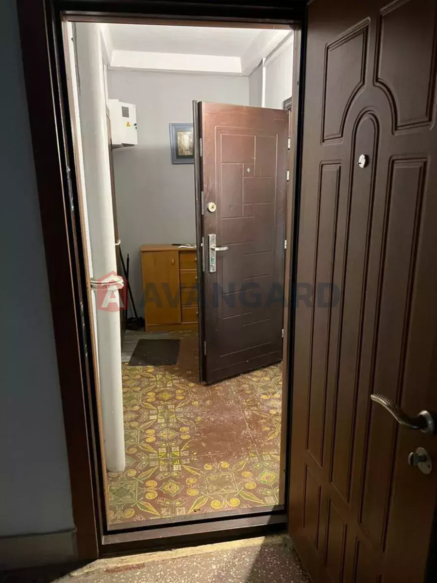 2 . , 44/-/7 . ., 8/10   7