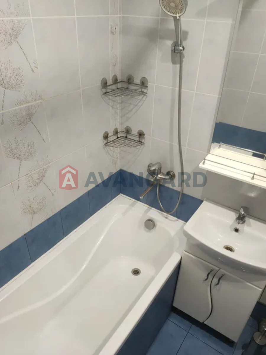 2 ��. ��������, 44/-/6 ��. �., 3/5 ������ ���� 4