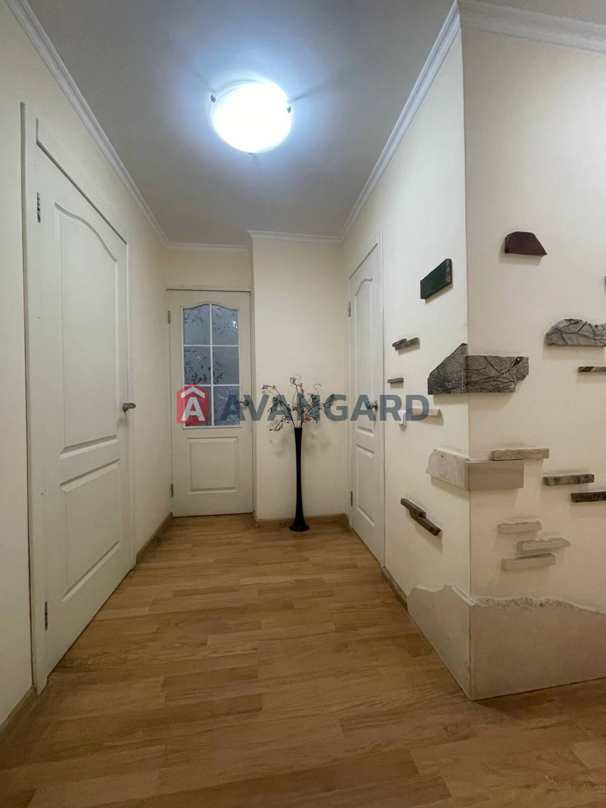 3 ����. ��������, 83.7/51,2/20 ��. �., 4/16 ���� ���� 6