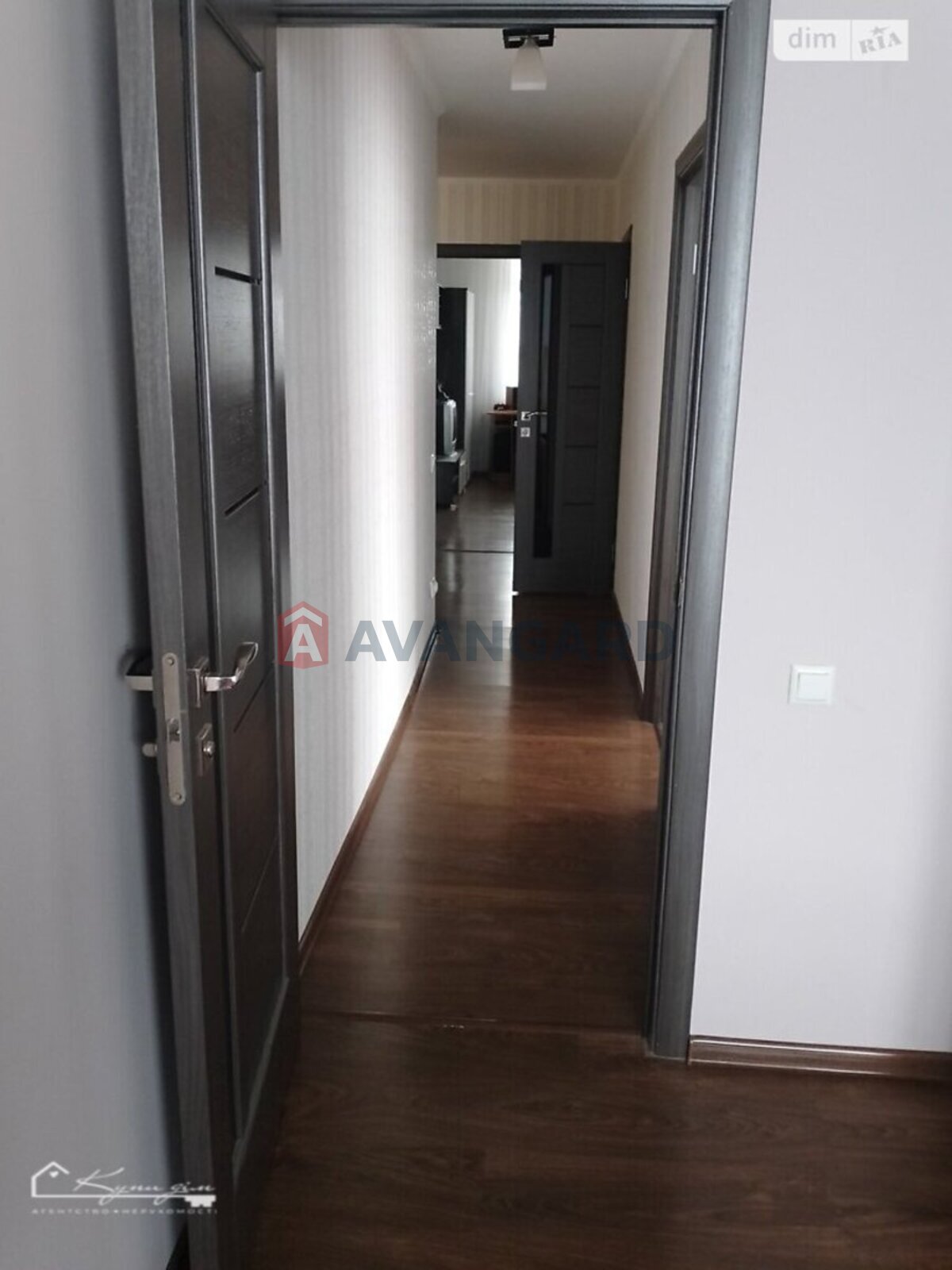 3 ��. ��������, 90/68/12 ��. �., 11/16 ������ ���� 5